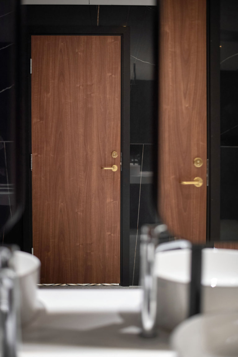 Foto-Aptum-DSC 5276-scaled-1-768x1151