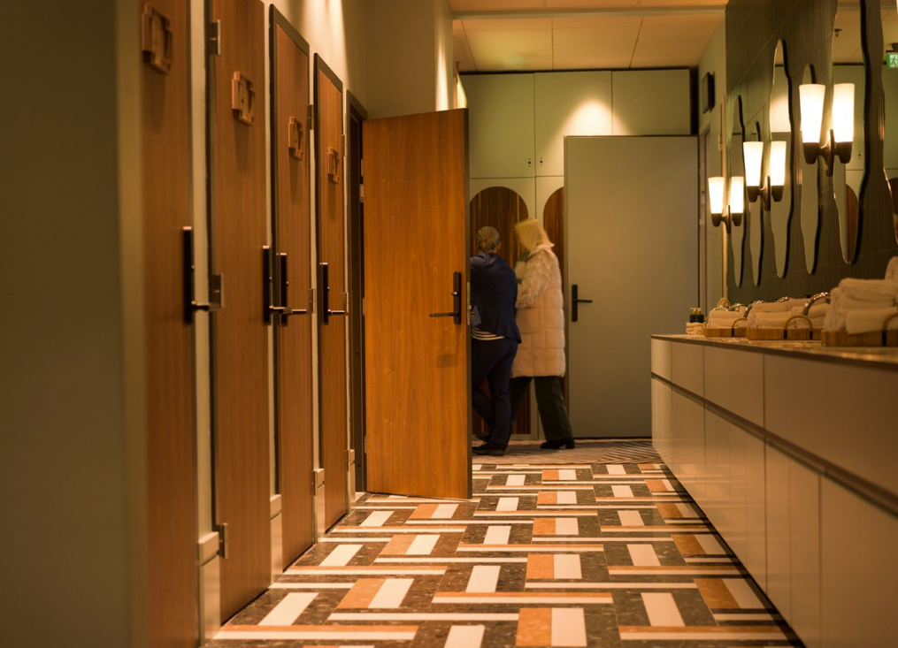 Riviera dører til et Riviera Hotell